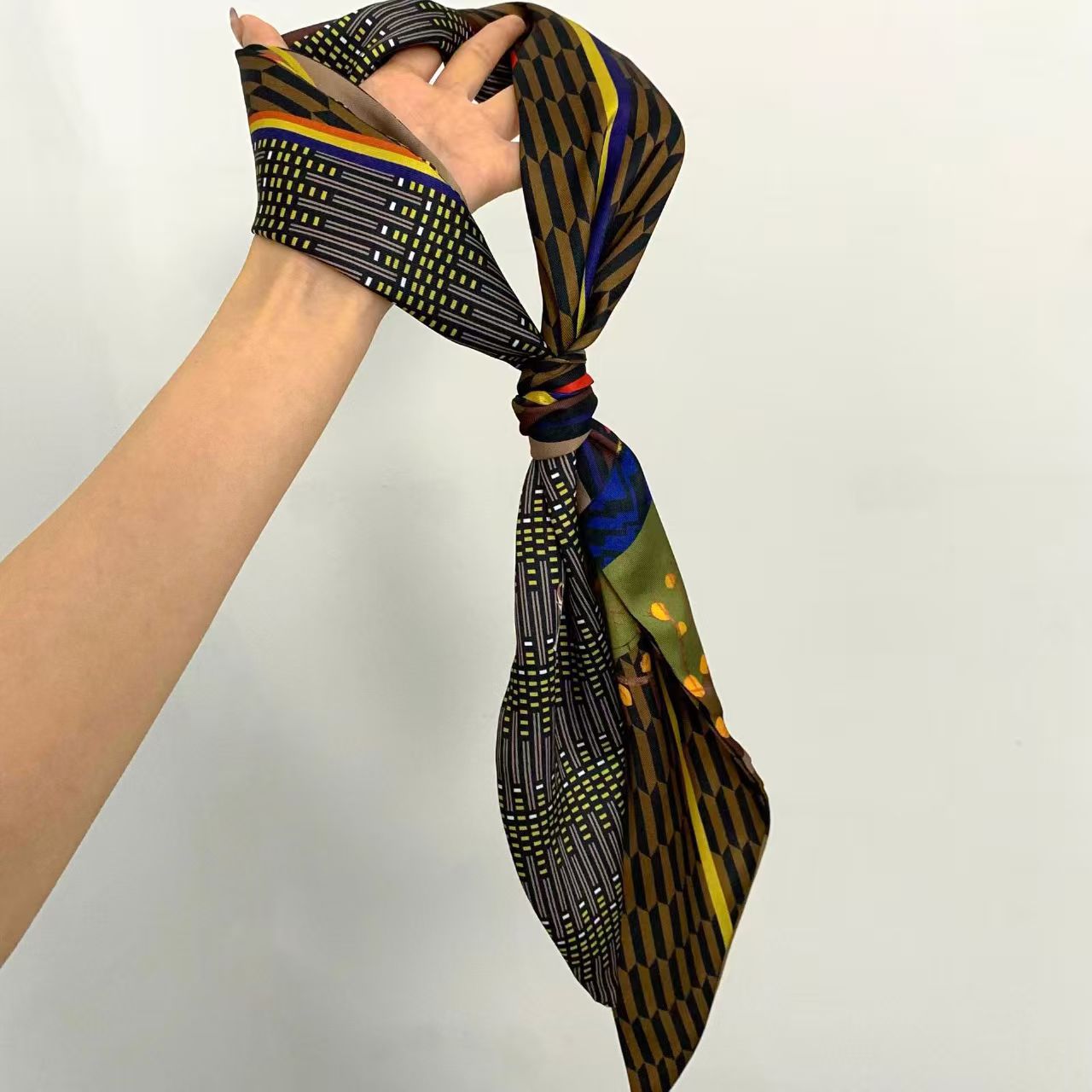 Luxury Print Long Hair Ribbon  - Silk Neck Scarf 评论和价格