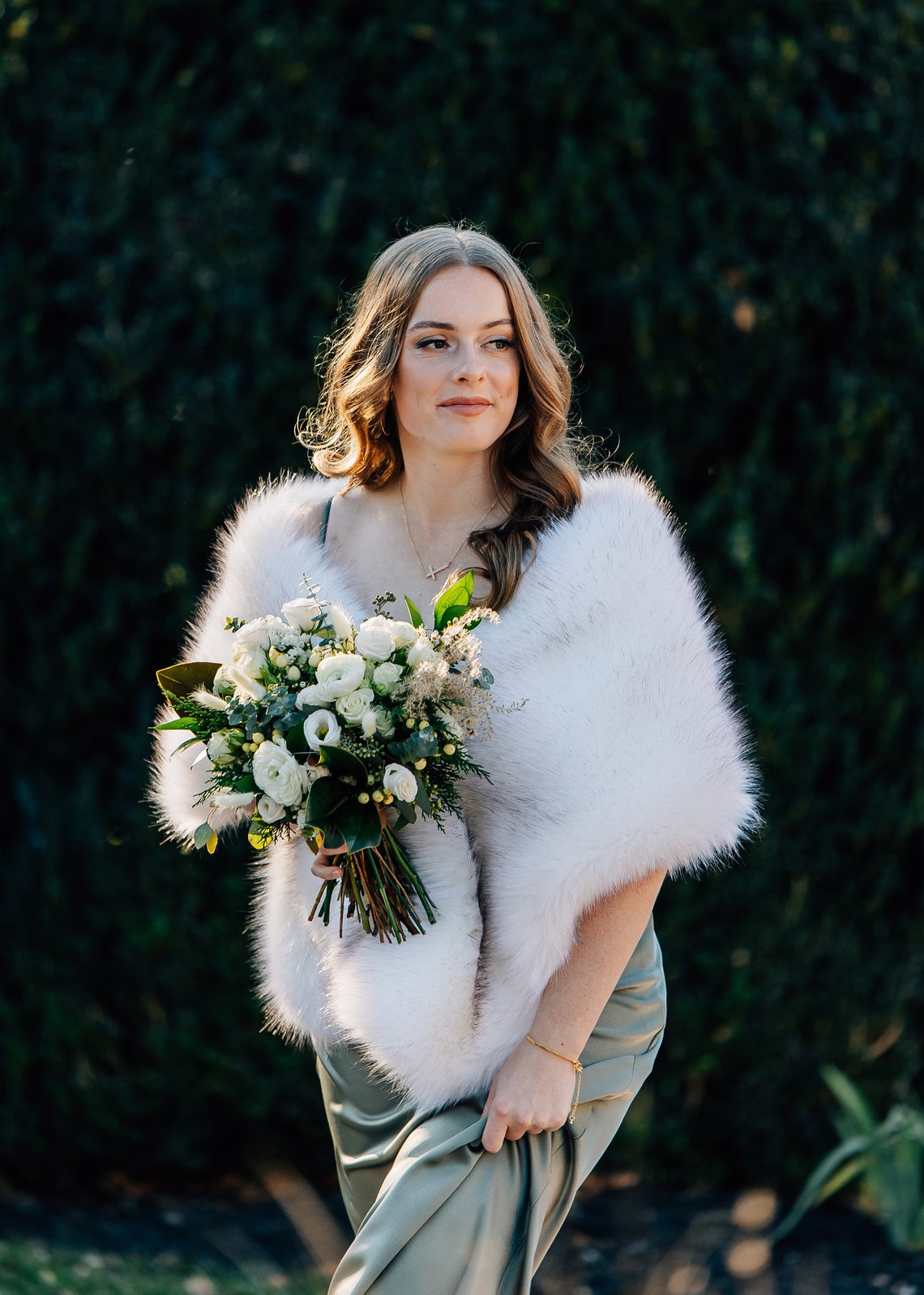 Ivory with black tips faux fur - Stole Wedding Shawl 评论和价格